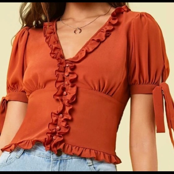 NEW Boutique!V Neck Frill Knot Sleeved Shirred Top - Picture 2 of 3